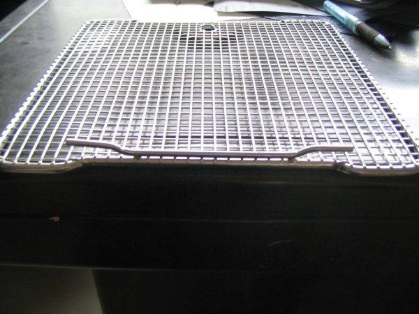 Sterilization basket with lid